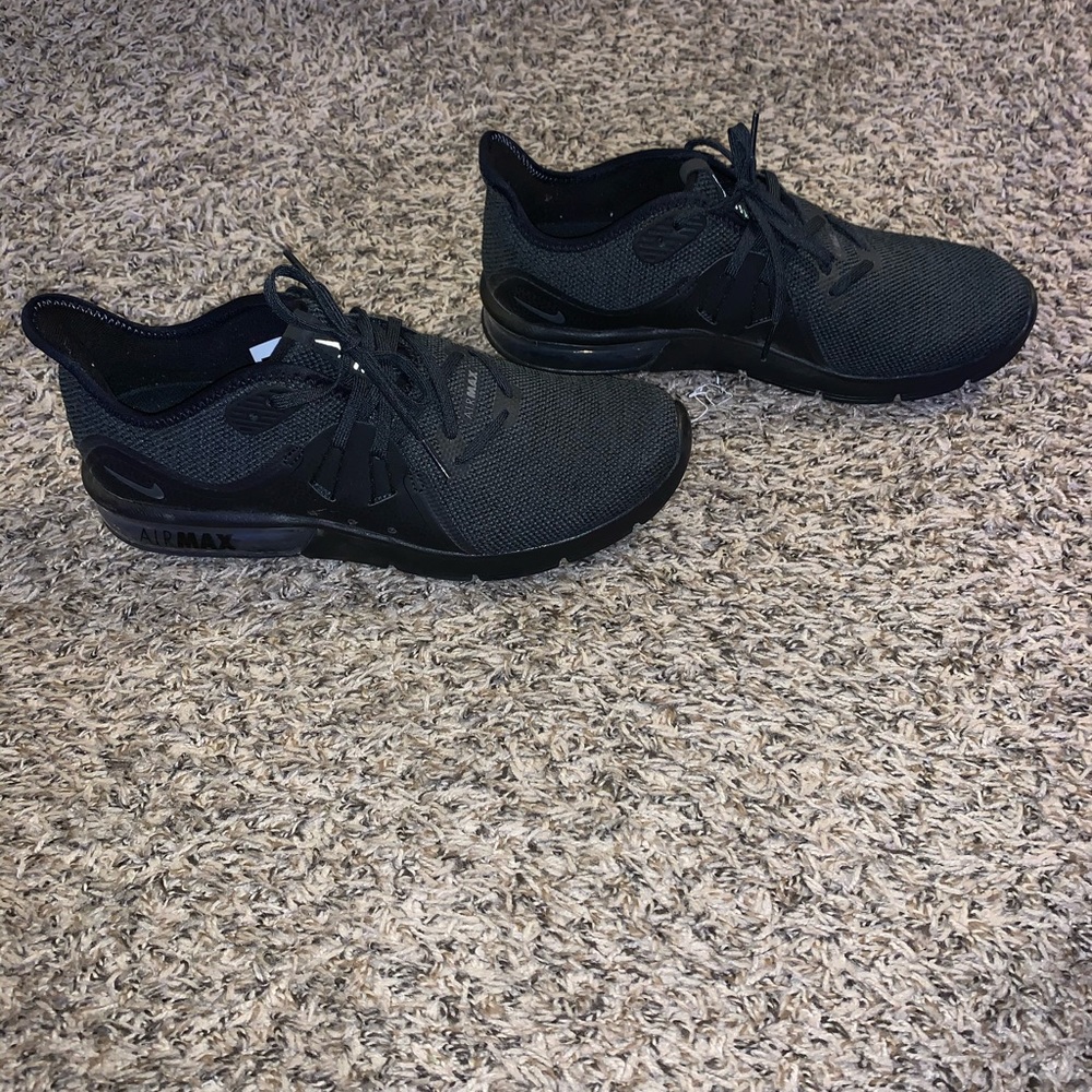 Women Nike air max shoes